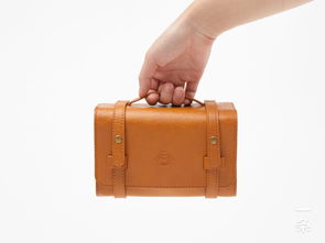 致敬1960年代的爵士藝術(shù),貓王小王子黃銅款上線(xiàn)